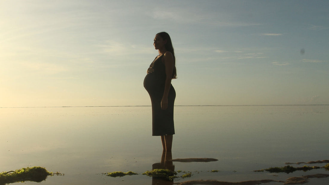 It's Diah's First Surf With Her Baby Bump!