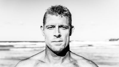 Mick Fanning Tears His ACL in South Africa