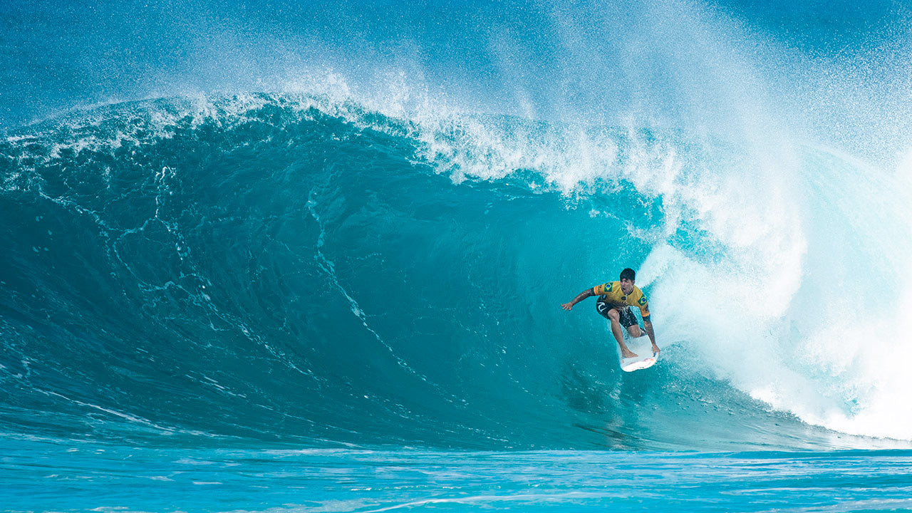 Gabriel Medina Wins 2018 Pipe Masters And Becomes 2018 WSL World Champion